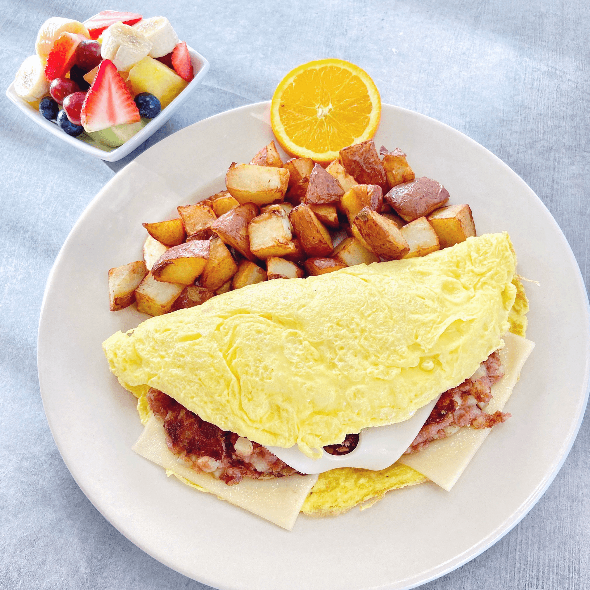 Benedicts offers delicious breakfast restaurant in Dunedin, Florida.